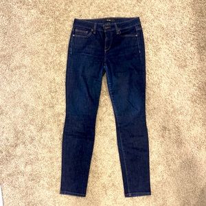 Joe’s Jeans dark blue wash size 28